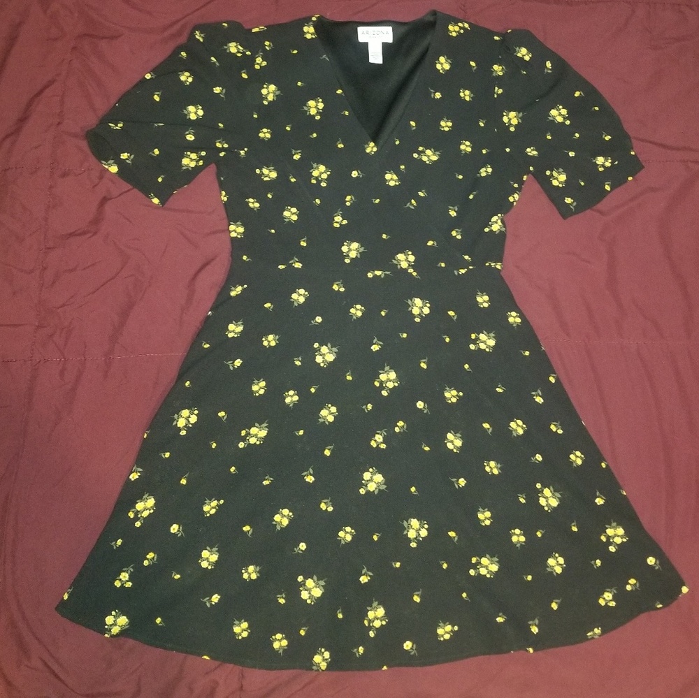 Black Dress with yellow flowers 🏵